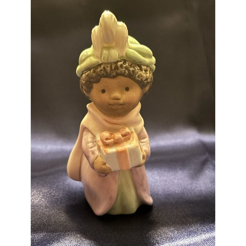 Vintage 1986 Avon Heavenly Blessings Nativity Balthasar Porcelain Figurine [A1]